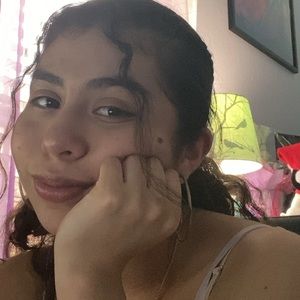 Meet your Posher, Fatima